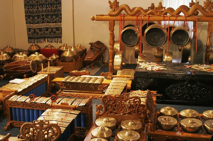 Alat musik Gamelan Kyai Kuala Makmur